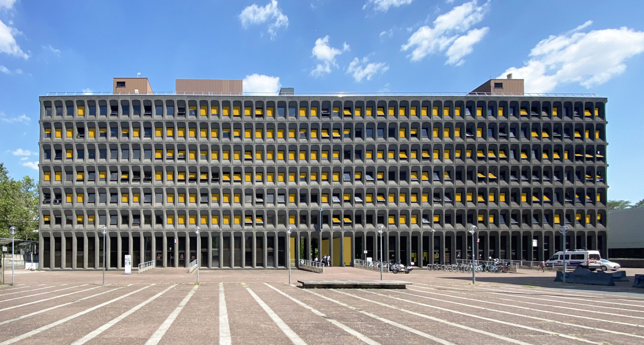 https://terraform.archi/wp-content/uploads/2023/06/BOB-facade-stores-jaunes-scaled.jpg